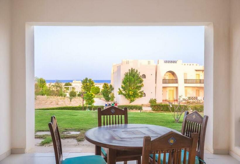 سوییت با چشم‌انداز باغ, Hilton Marsa Alam Nubian Resort
