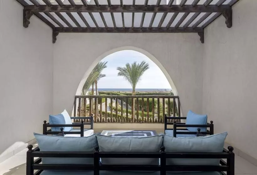 اتاق لوکس با تخت بزرگ, Hilton Marsa Alam Nubian Resort