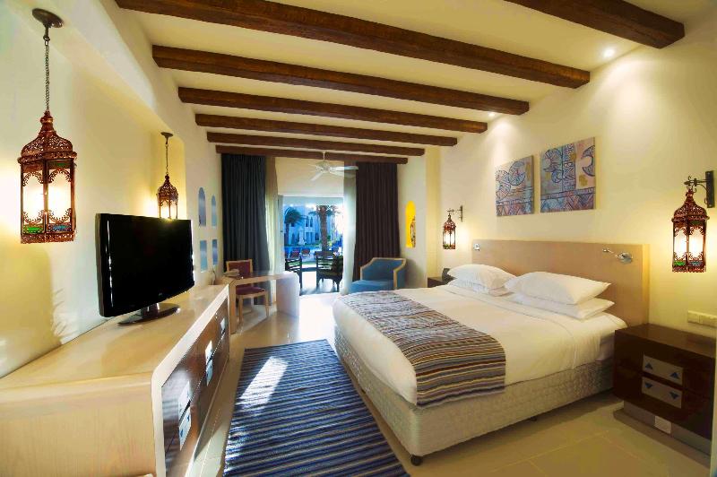 اتاق استاندارد با چشمانداز استخر, Hilton Marsa Alam Nubian Resort
