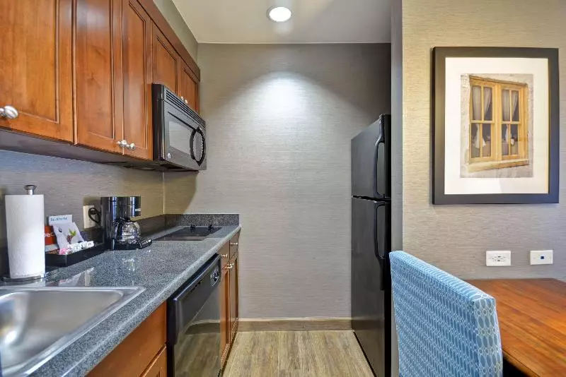 キングサイドベッドのスタンダードワンルーム, Homewood Suites Wilmington/mayfaire