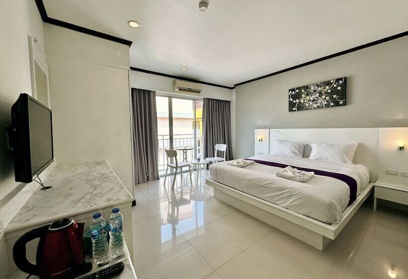 スーペリアールーム, Issara Patong Beach