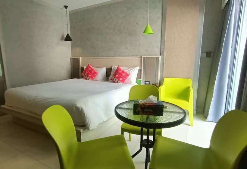 スーペリアールーム, Issara Patong Beach