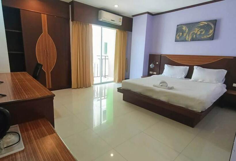 デラックスルーム, Issara Patong Beach