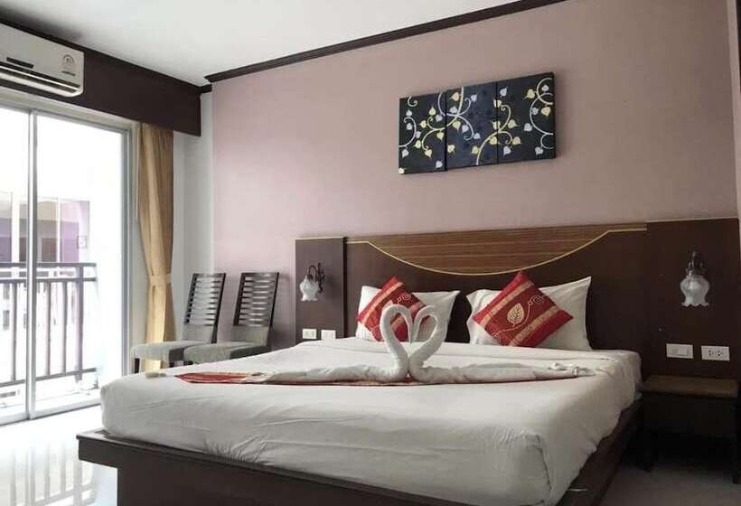 デラックスルーム, Issara Patong Beach