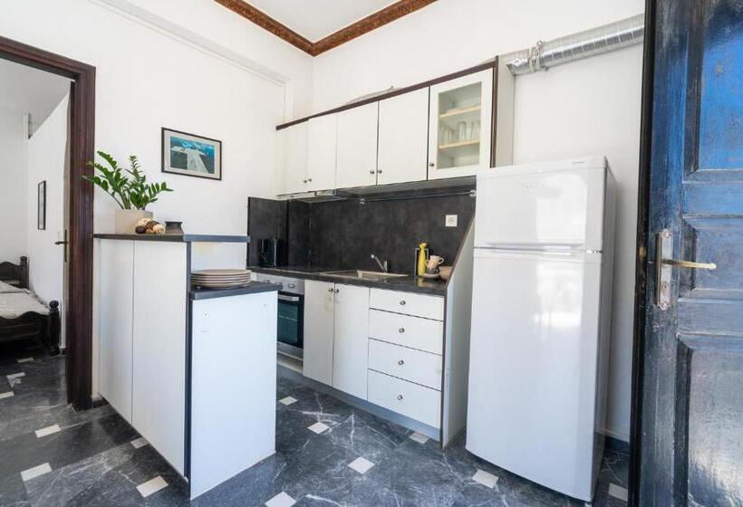 شقة غرفة واحدة مزودة بتراس, Koralli