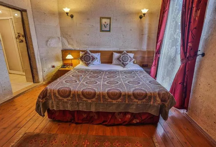 コンフォーとスイートルーム, La Casa Cave