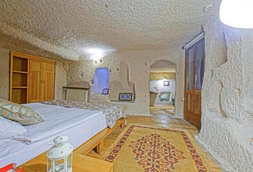 سوئیت راحتی, La Casa Cave