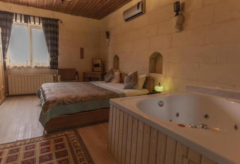 Superior suite with terrace, La Casa Cave