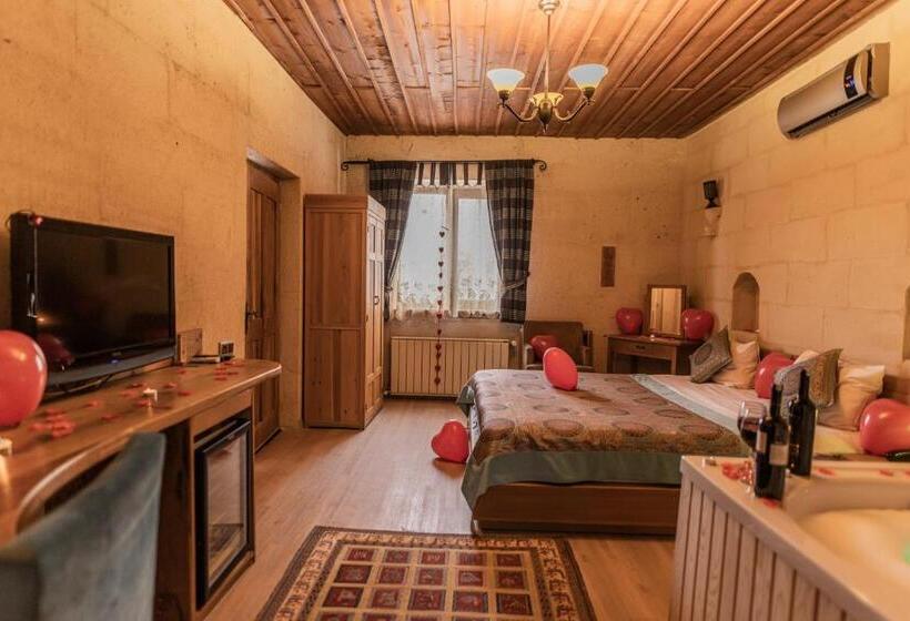 Superior suite with terrace, La Casa Cave