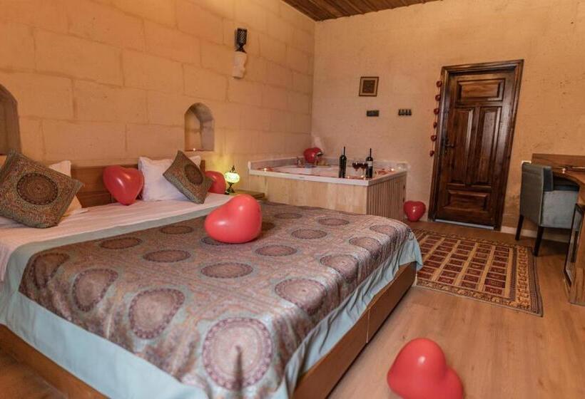 Superior suite with terrace, La Casa Cave