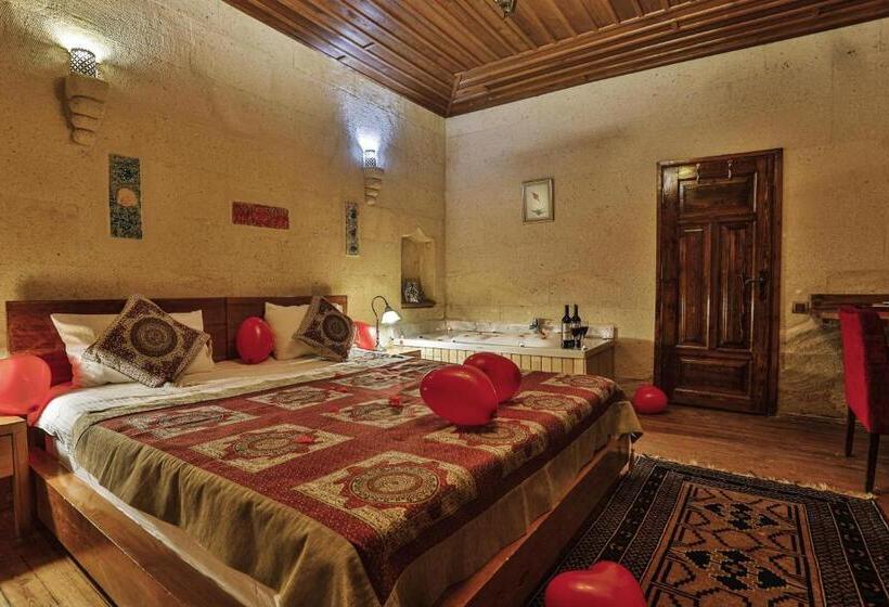 Superior suite with terrace, La Casa Cave