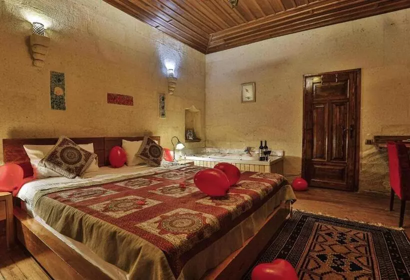 Superior suite with terrace, La Casa Cave