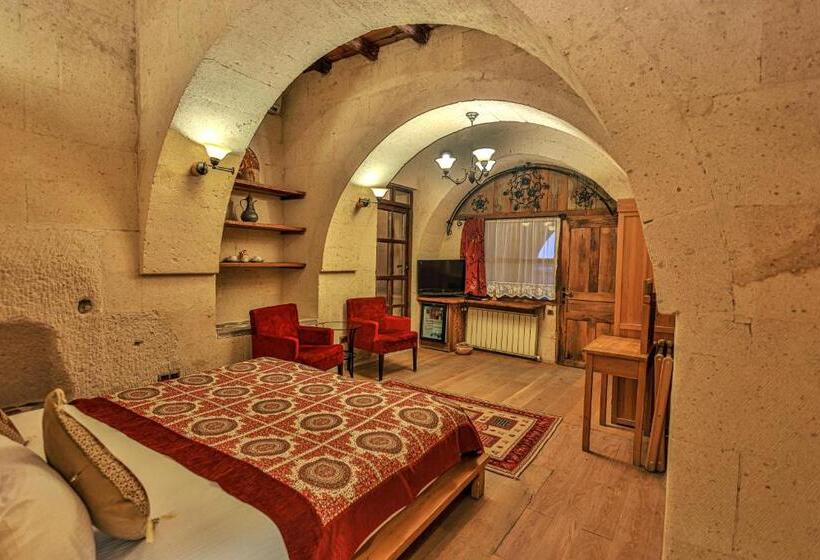 سوئیت خانواده 2 خوابه, La Casa Cave