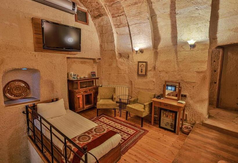 سوئیت خانواده 2 خوابه, La Casa Cave