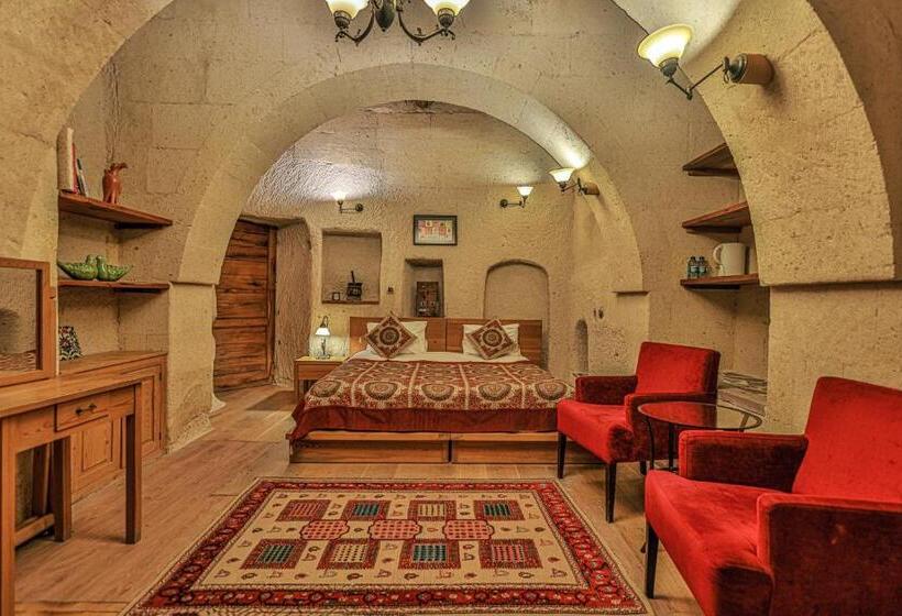 سوئیت خانواده 2 خوابه, La Casa Cave