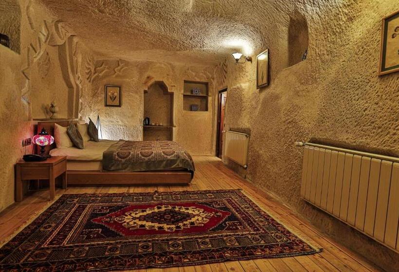 سوئیت راحتی, La Casa Cave
