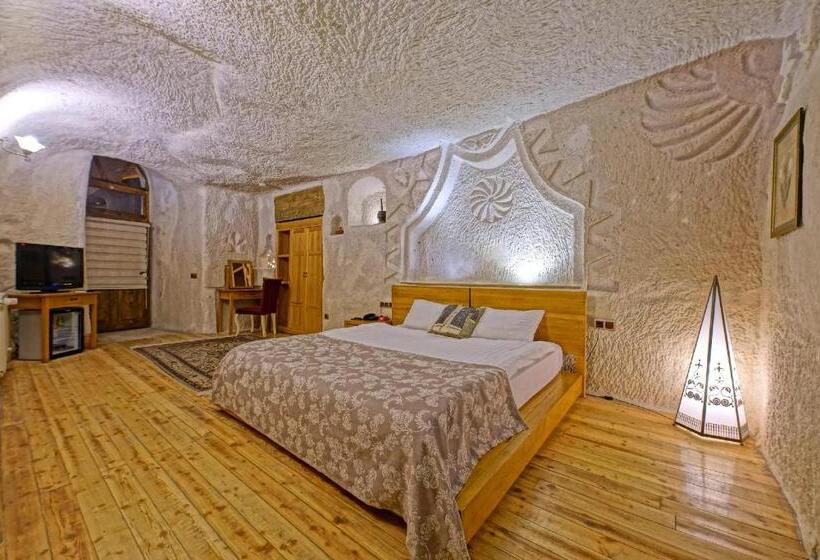 سوئیت راحتی, La Casa Cave