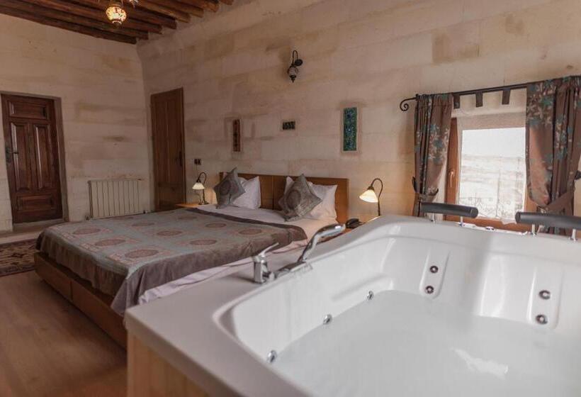 Superior suite with terrace, La Casa Cave