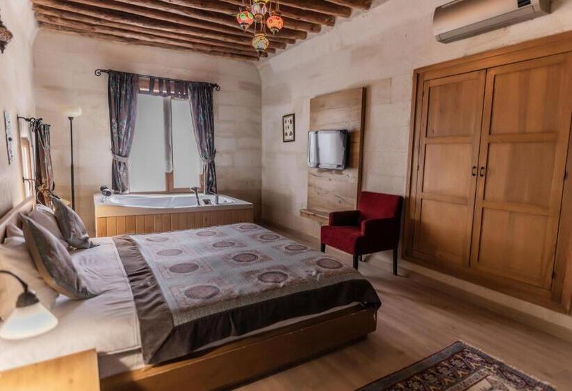 Superior suite with terrace, La Casa Cave