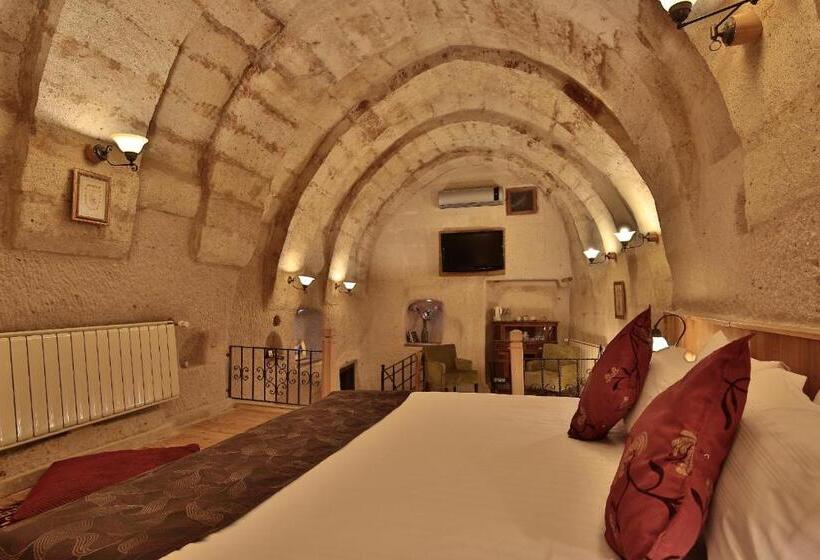 سوئیت خانواده 2 خوابه, La Casa Cave