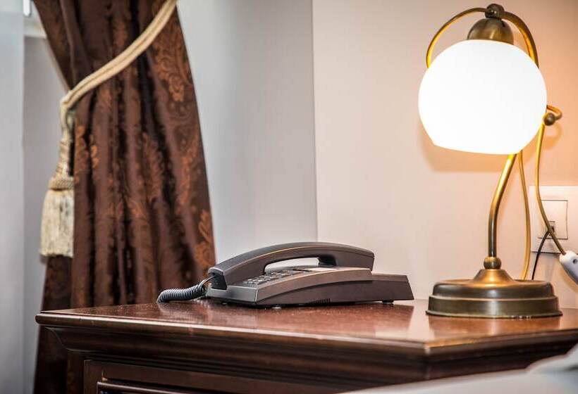 Номер Стандарт, Megalos