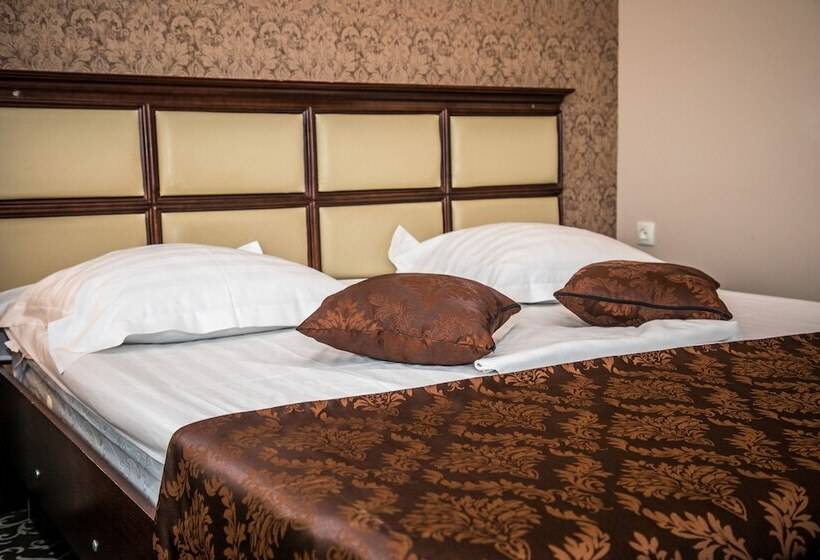 Номер Стандарт, Megalos