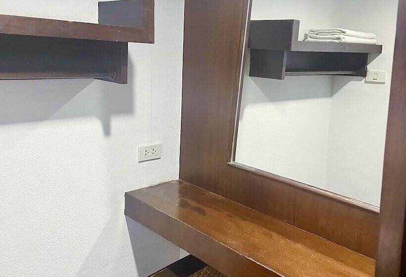 Quarto Deluxe, Nicha Hua Hin