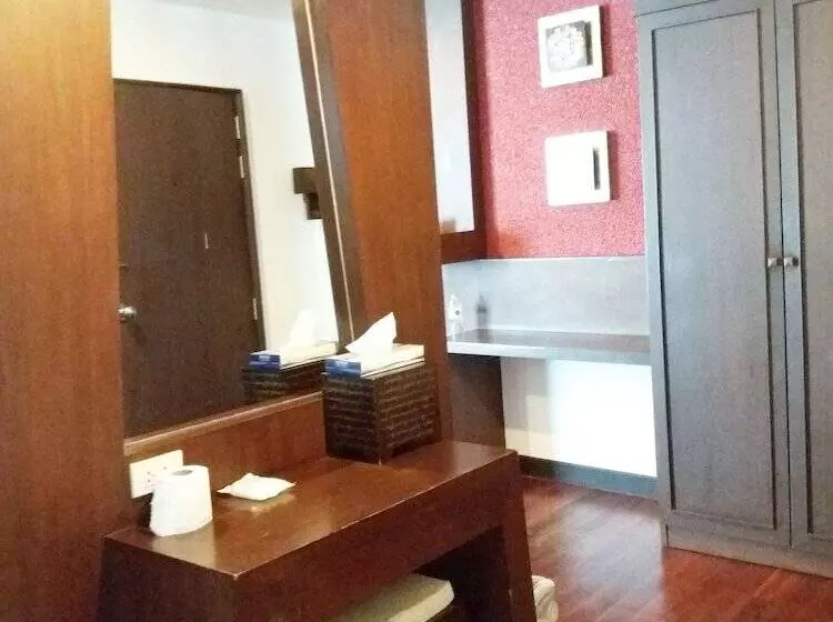 スイート, Nicha Hua Hin