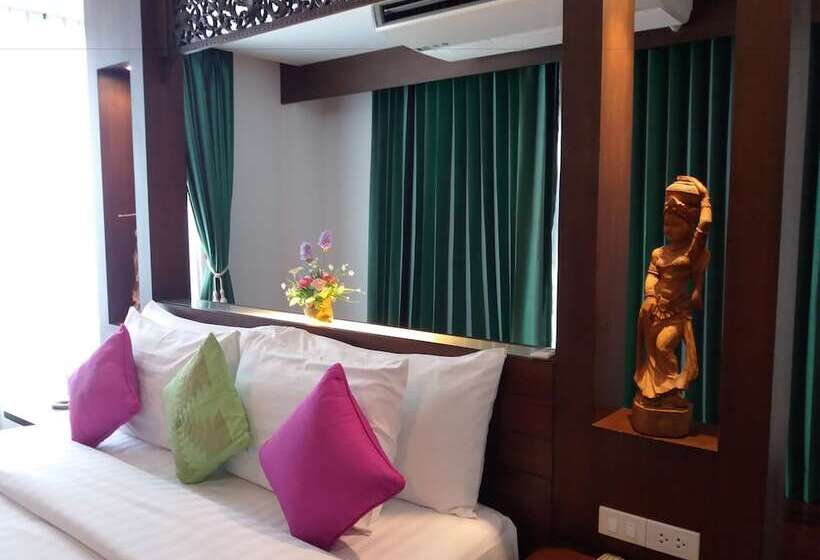 Süit, Nicha Hua Hin