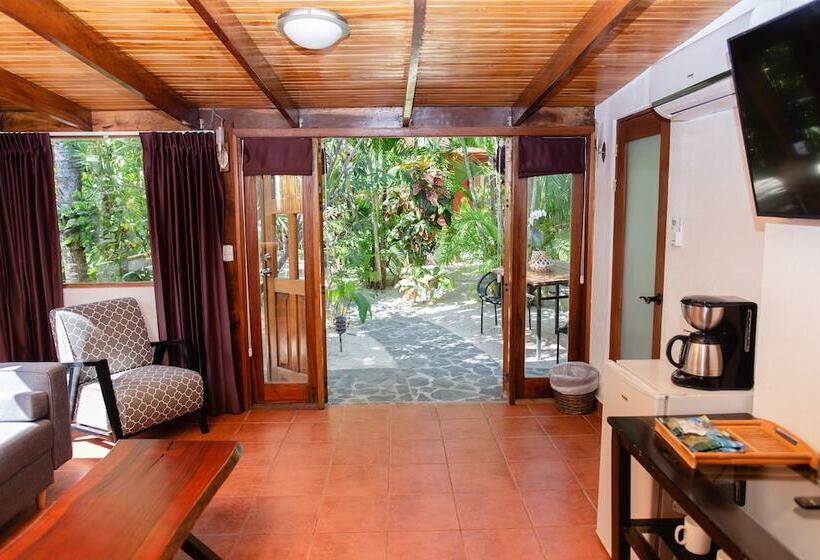 标准平房, Rip Jack Inn