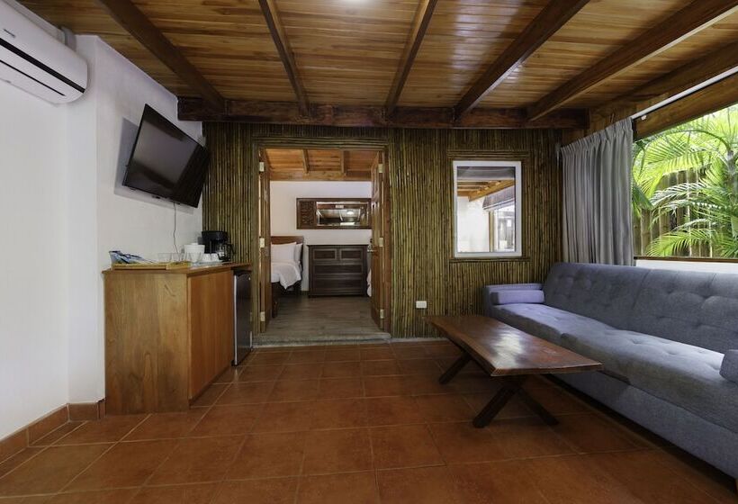 标准平房, Rip Jack Inn