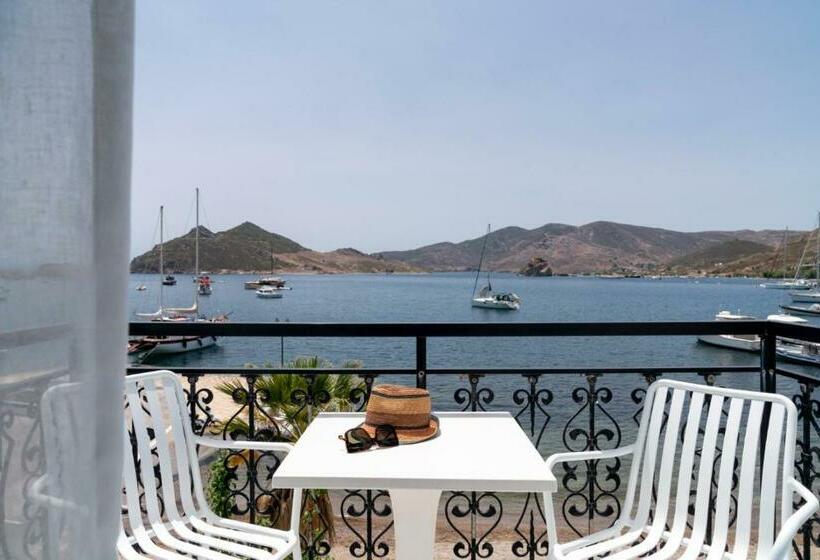 オーシャンビュースタンダードルーム, Silver Beach