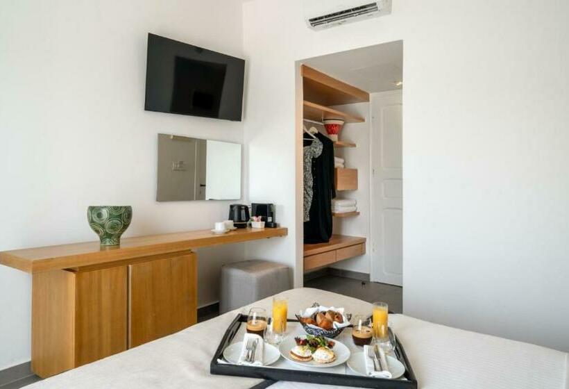 オーシャンビュースタンダードルーム, Silver Beach