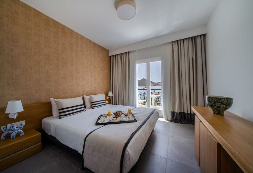 オーシャンビュースタンダードルーム, Silver Beach