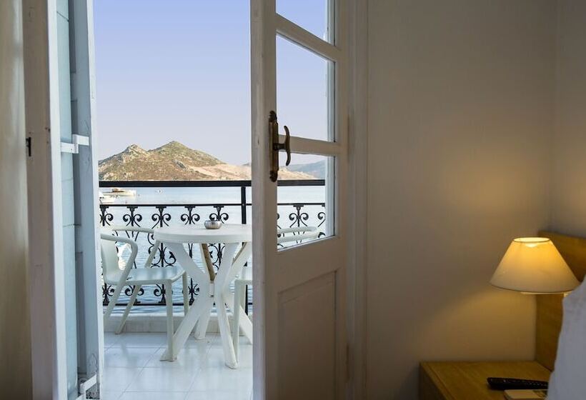 オーシャンビュースタンダードルーム, Silver Beach