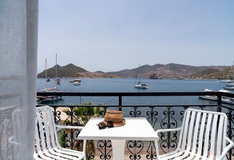 オーシャンビュースタンダードルーム, Silver Beach