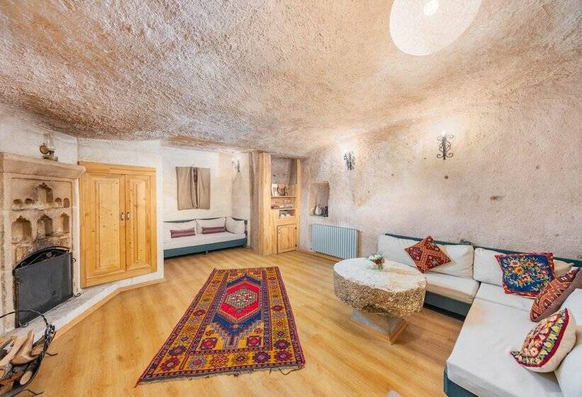 جناح ملكى, Taskonaklar