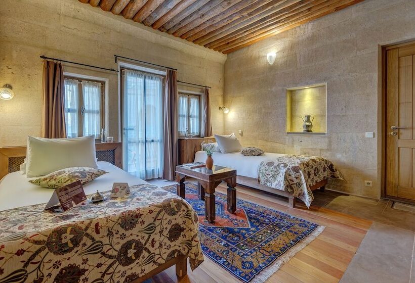 غرفة قياسية مزوَّدة بشُرفة, Taskonaklar