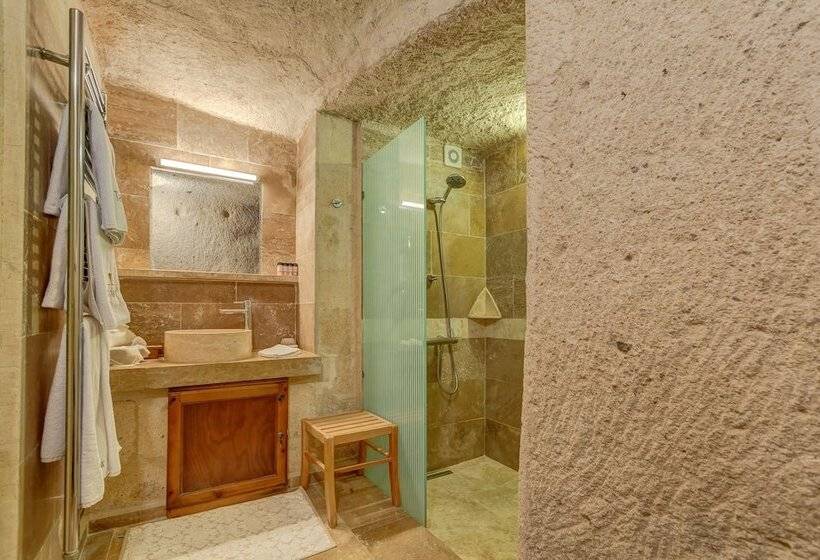 جناح, Taskonaklar