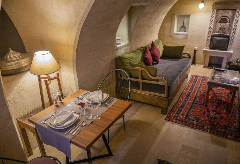 جناح, Taskonaklar