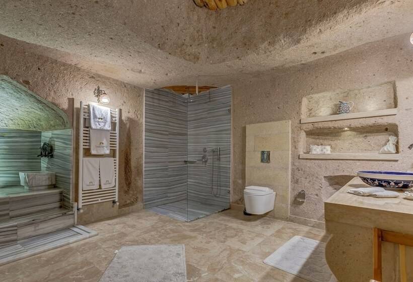 جناح عائلي, Taskonaklar