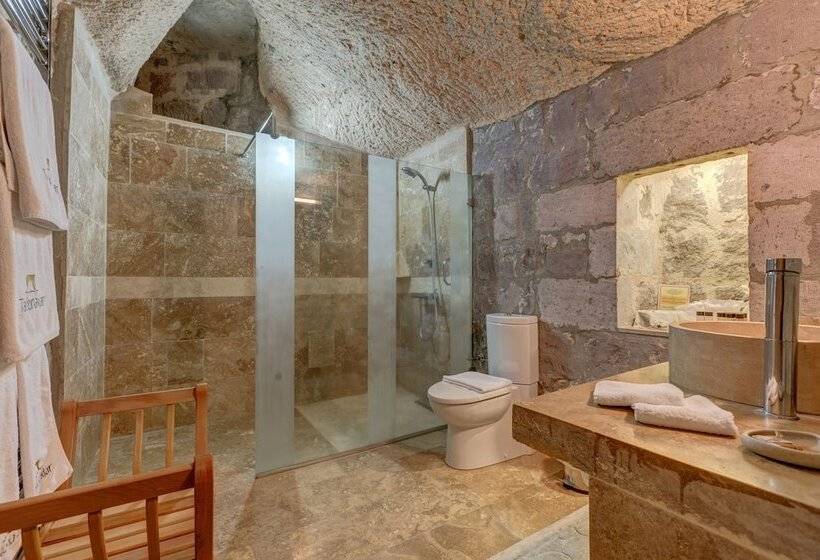 غرفة ديلوكس, Taskonaklar