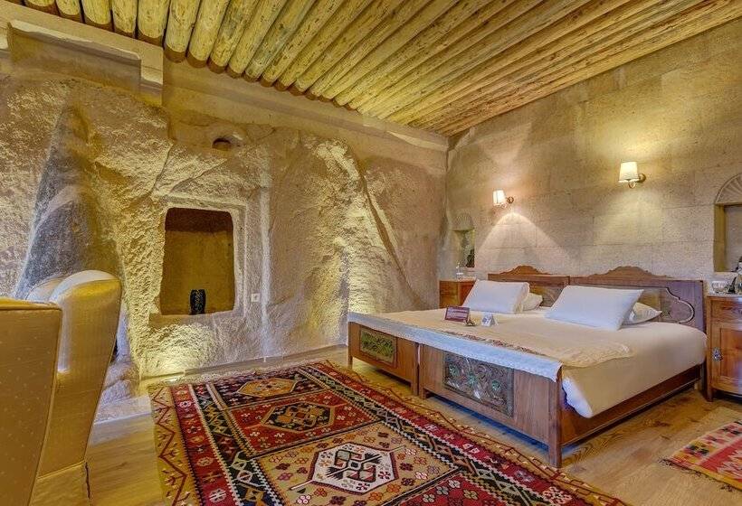 Люкс с Балконом, Taskonaklar