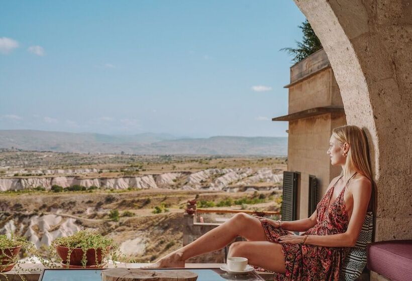 جناح مزود بتراس, Taskonaklar