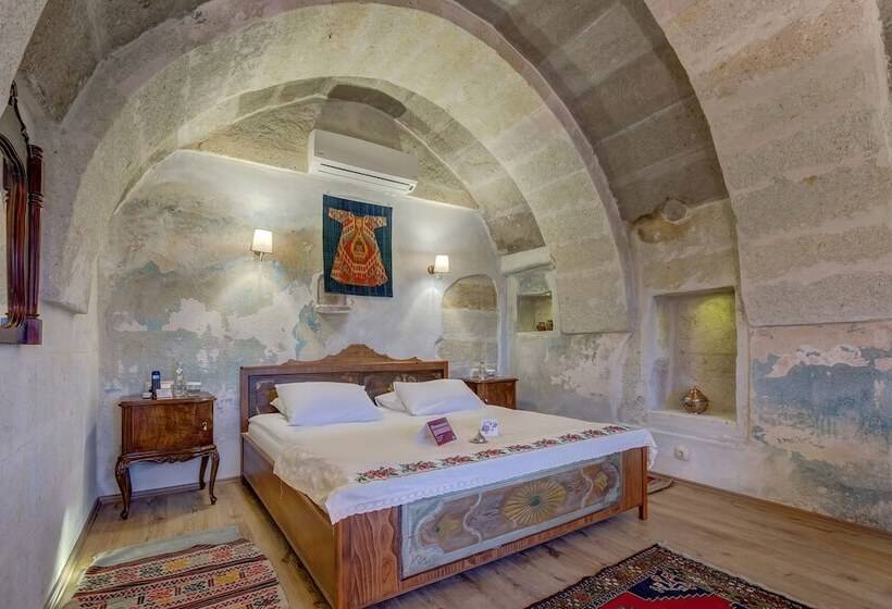Королевский Люкс, Taskonaklar