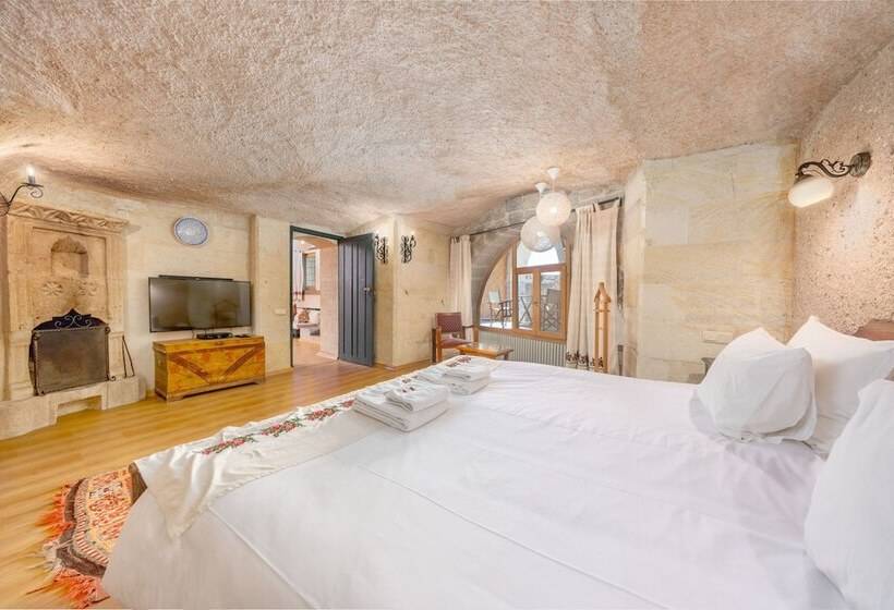 جناح ملكى, Taskonaklar