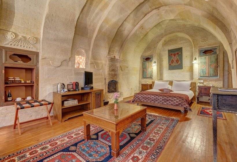 جناح مزود بتراس, Taskonaklar