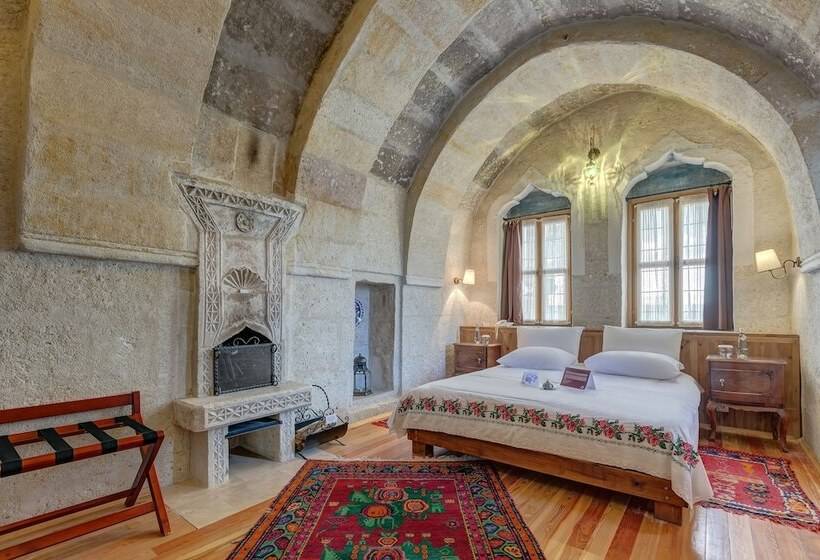 جناح مزود بتراس, Taskonaklar