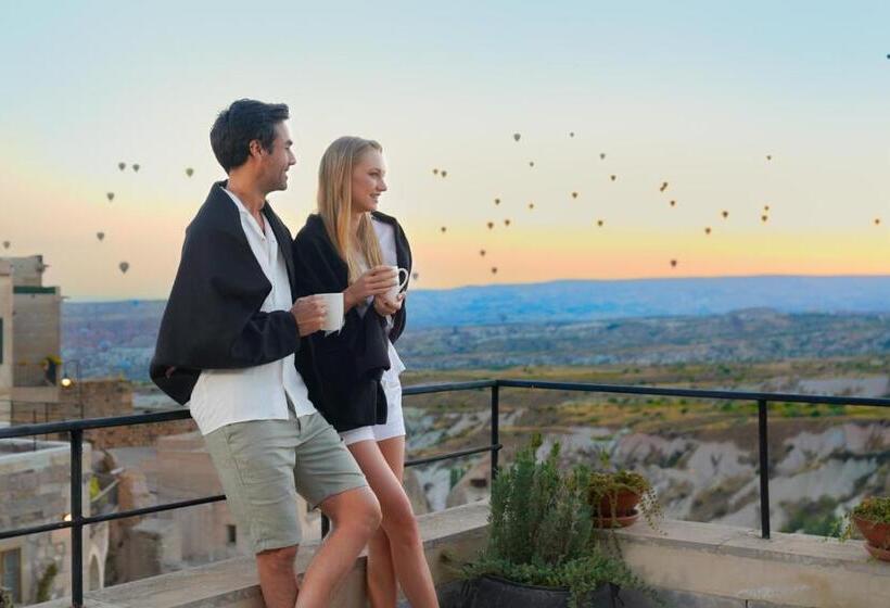 جناح ملكى, Taskonaklar