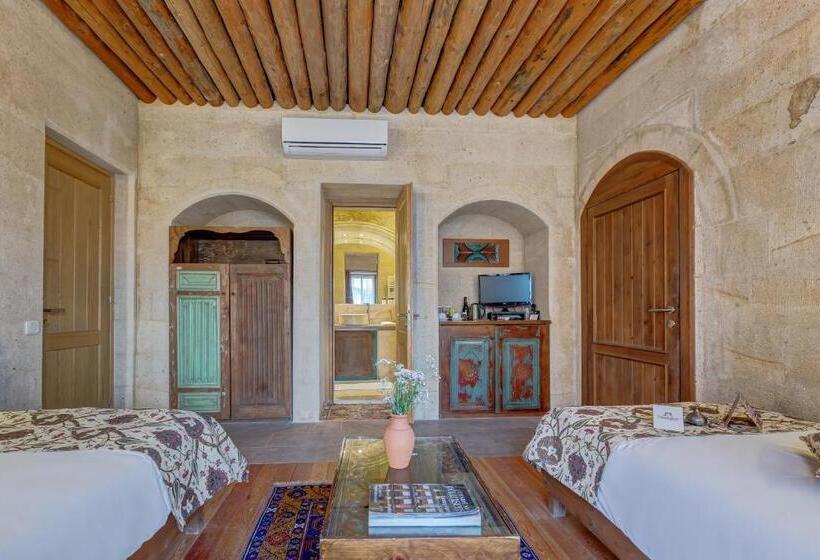 غرفة قياسية مزوَّدة بشُرفة, Taskonaklar